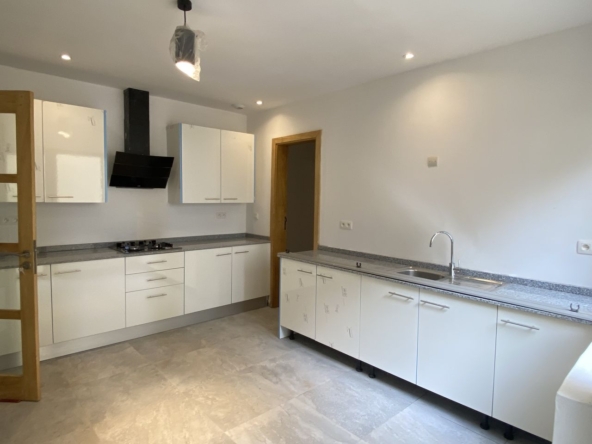 Appartement duplexe f5 de 225 m2 à louer à point E-IMG-7831