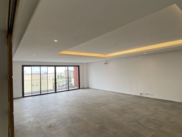 Appartement duplexe f5 de 225 m2 à louer à point E-IMG-7834
