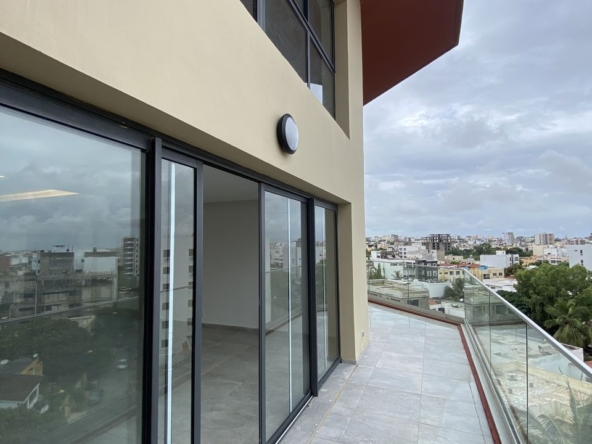 Appartement duplexe f5 de 225 m2 à louer à point E-IMG-7837