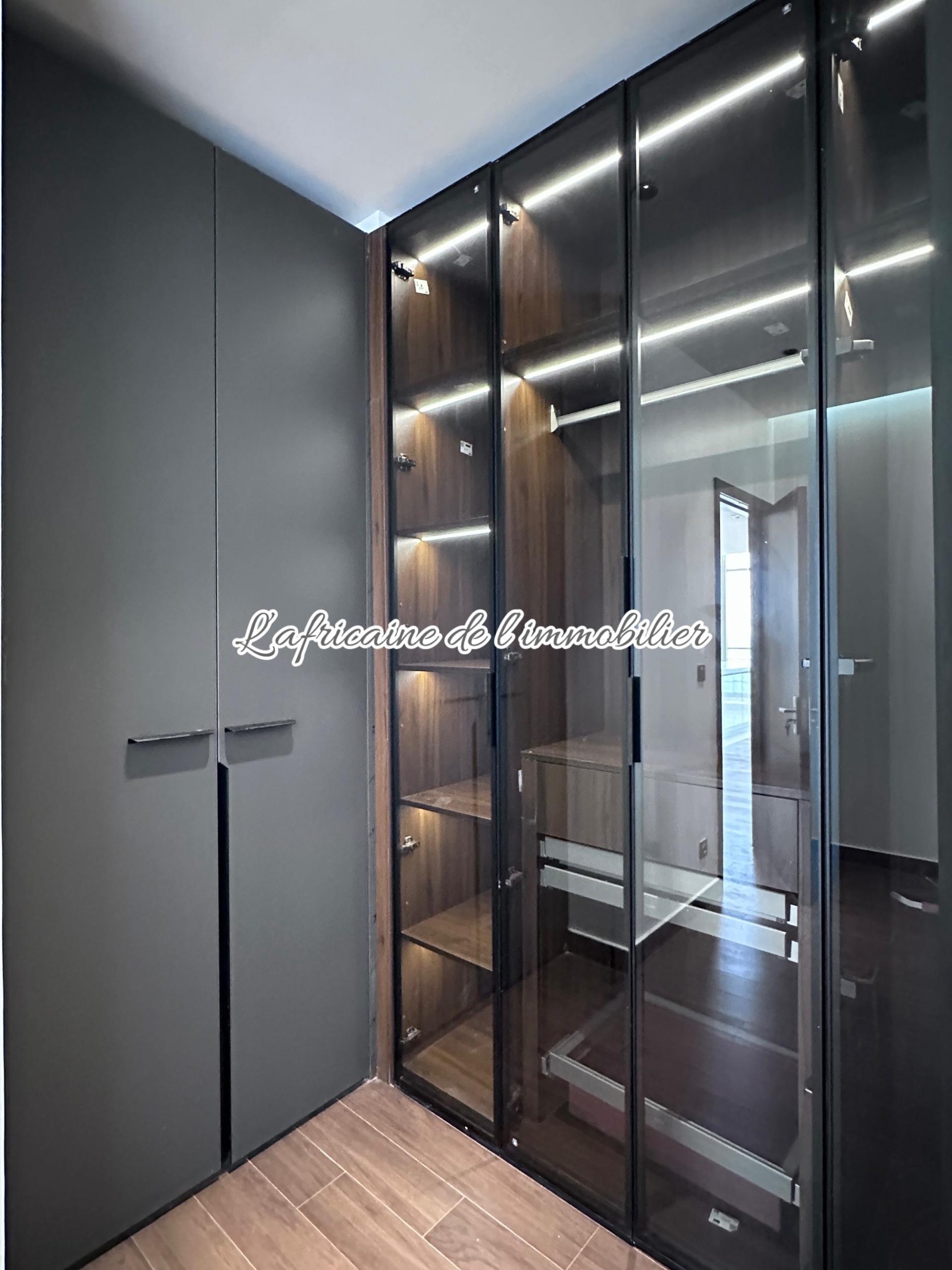 Dressing - Appartement F3 à louer aux Almadies