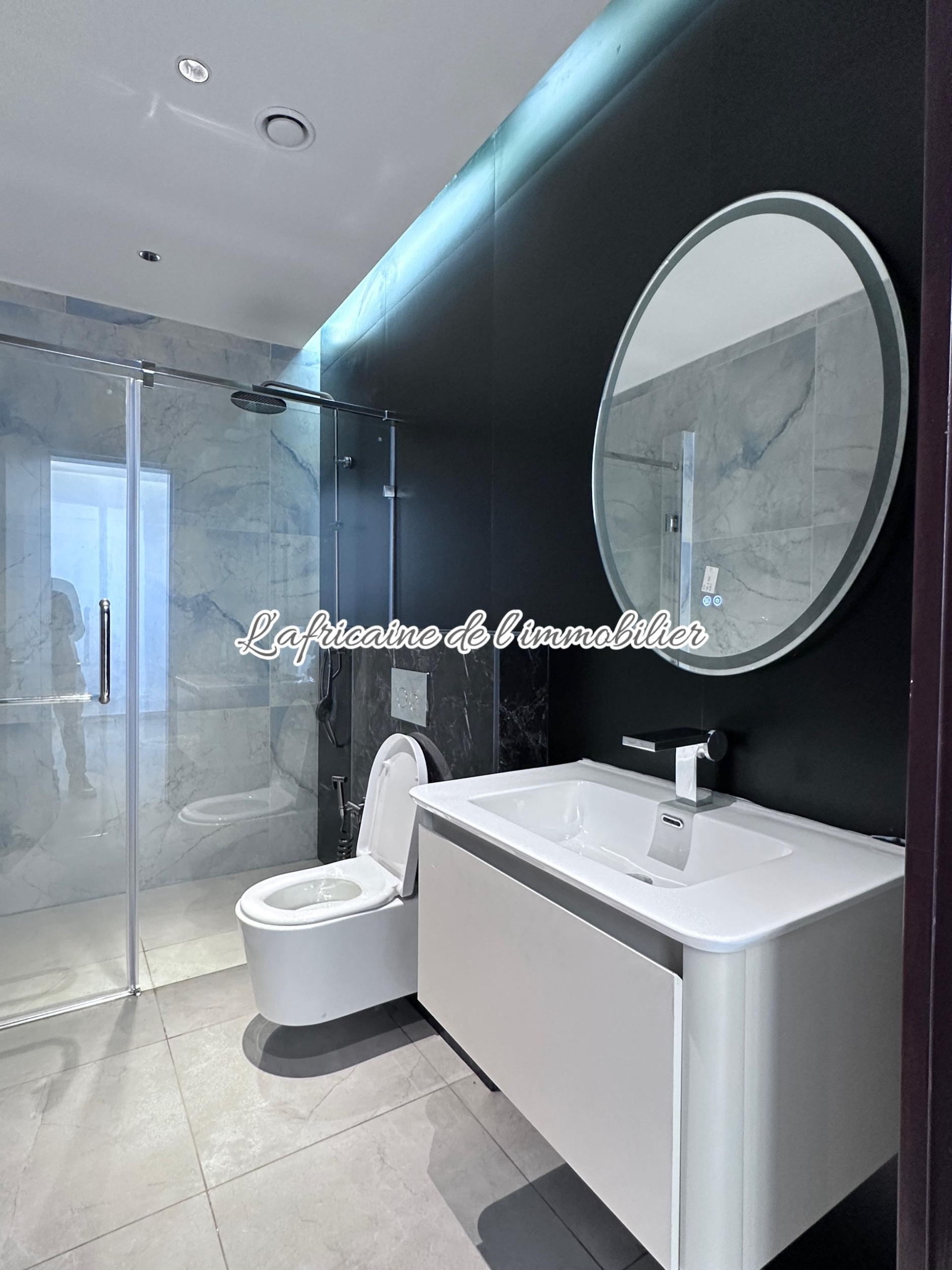 SDB chambre 1 - Appartement F3 à louer aux Almadies
