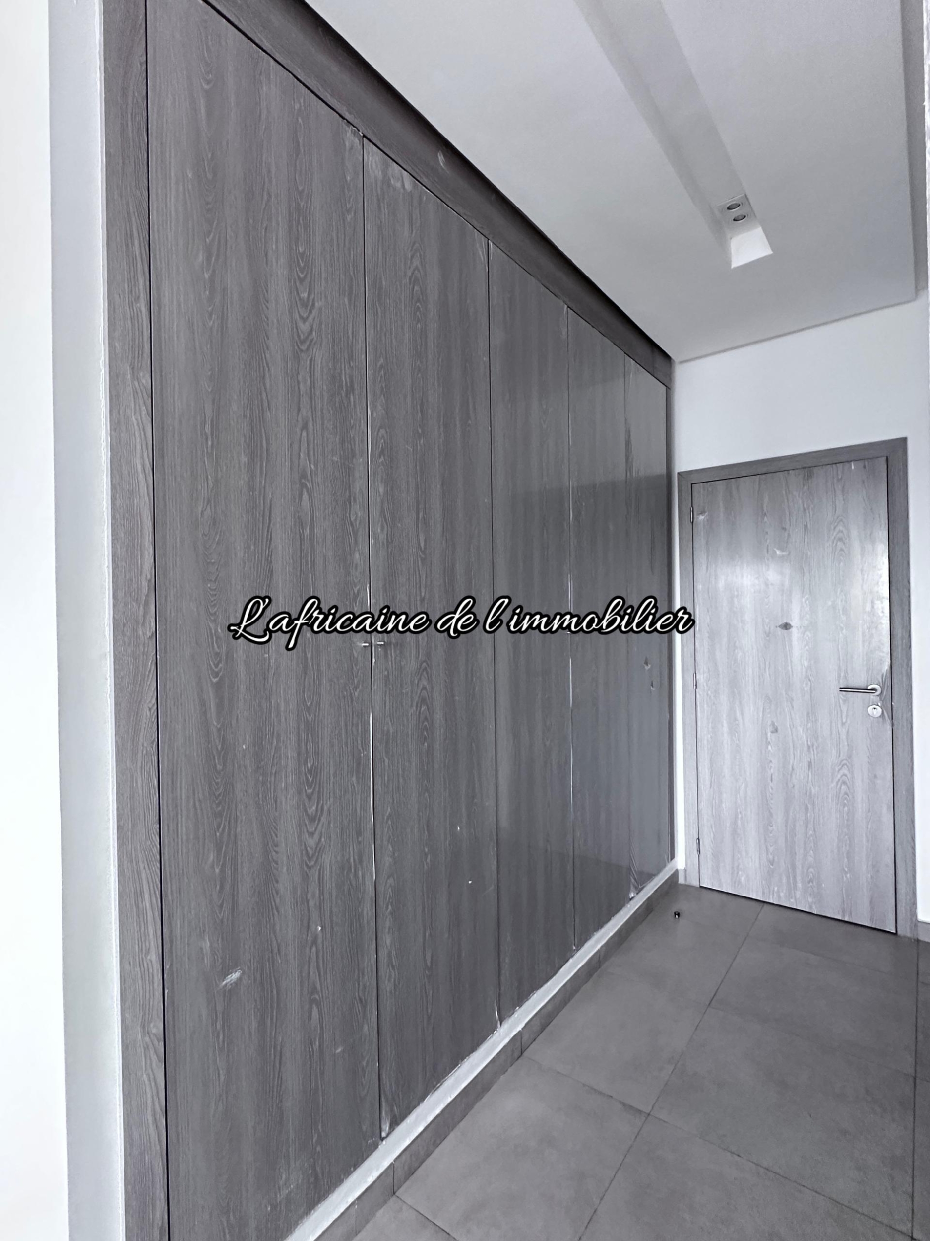 Placard de rangement - Appartement F3 à louer à Ngor