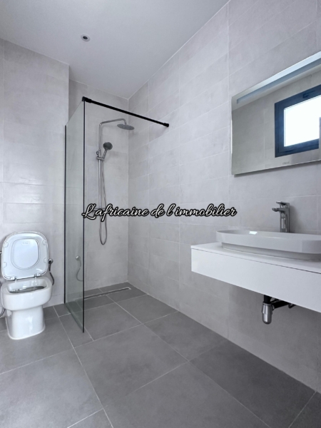 Sdb chambre 2 - Appartement F3 à louer à Ngor