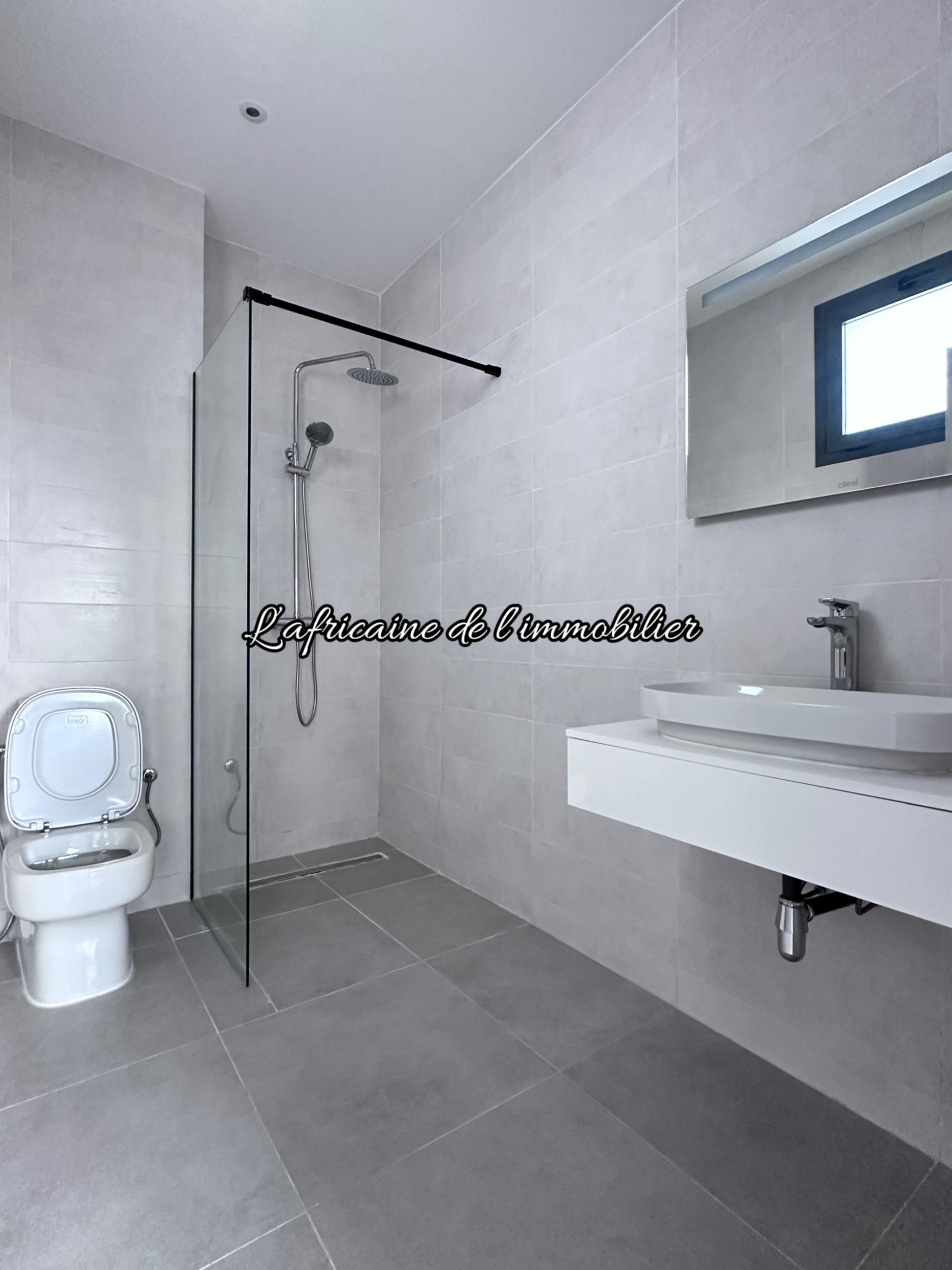 Sdb chambre 2 - Appartement F3 à louer à Ngor