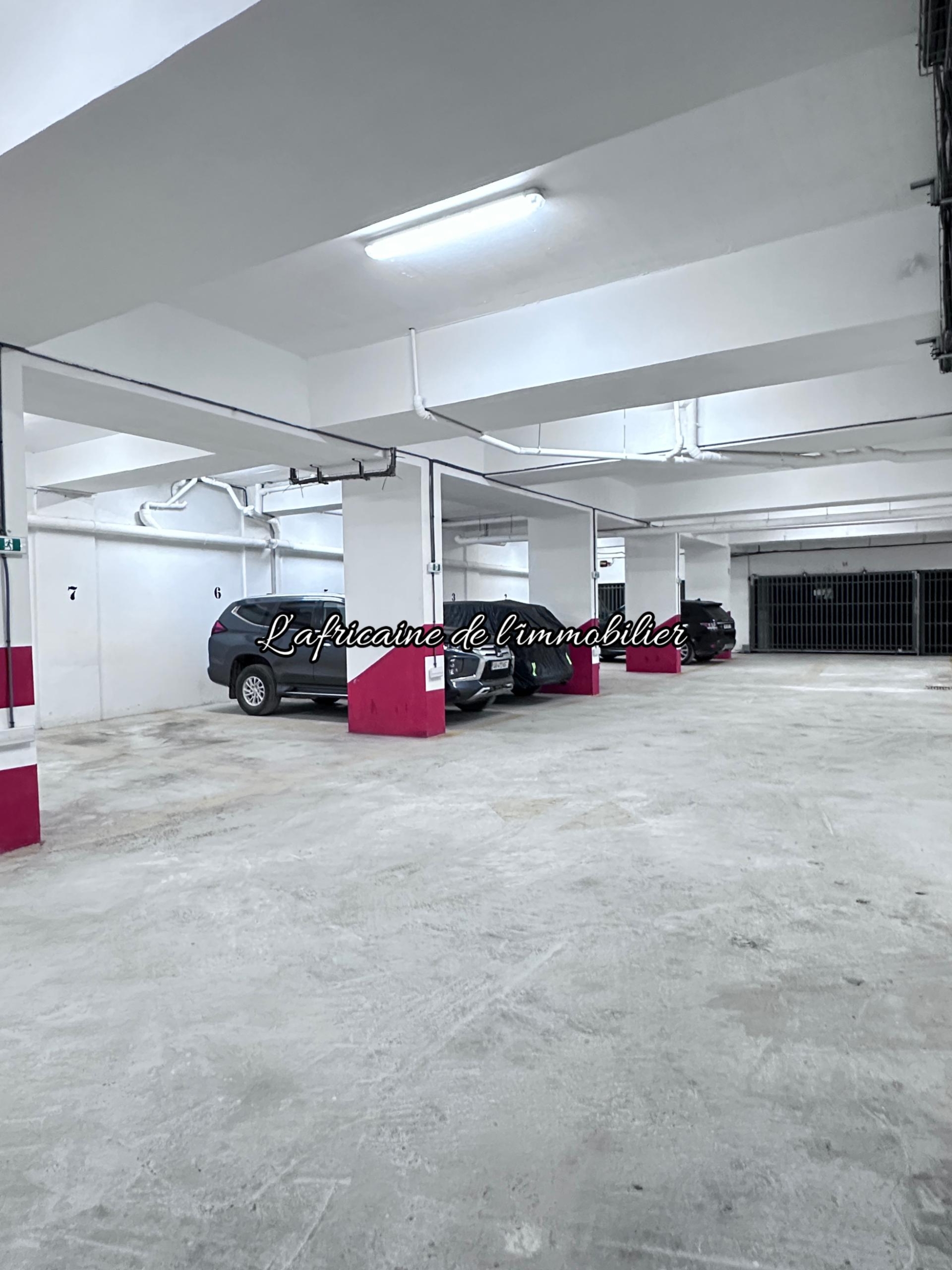 Parking - Appartement F3 à louer à Ngor