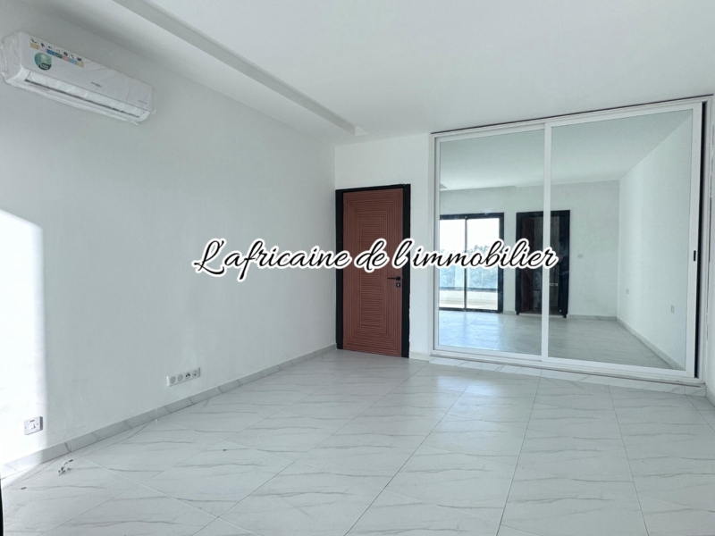 Chambre 1 - Appartement Ngor à louer – Confort & sécurité bord de mer