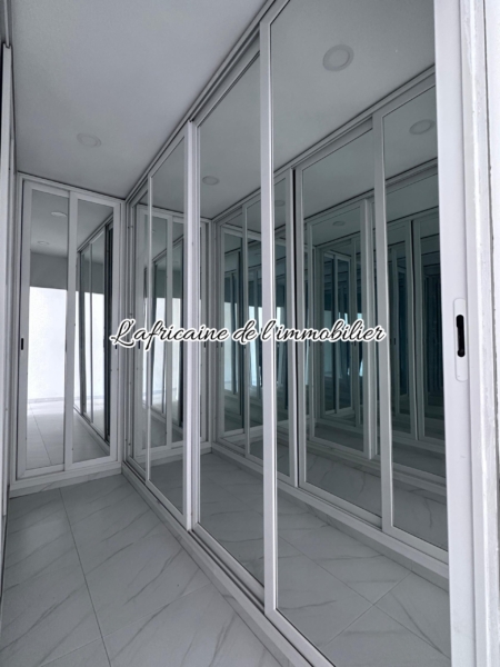 Dressing chambre parent - Appartement Ngor à louer – Confort & sécurité bord de mer