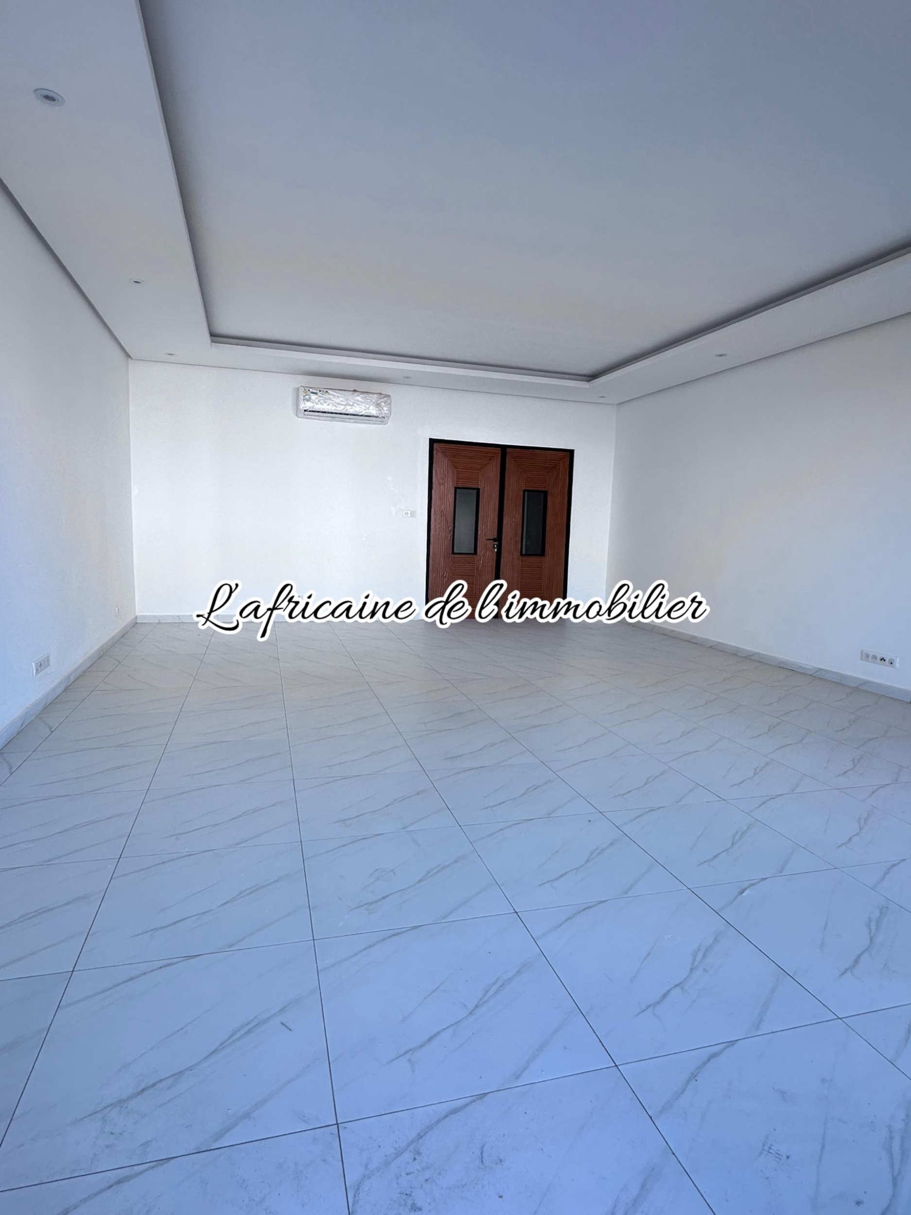 Salon - Appartement Ngor à louer – Confort & sécurité bord de mer