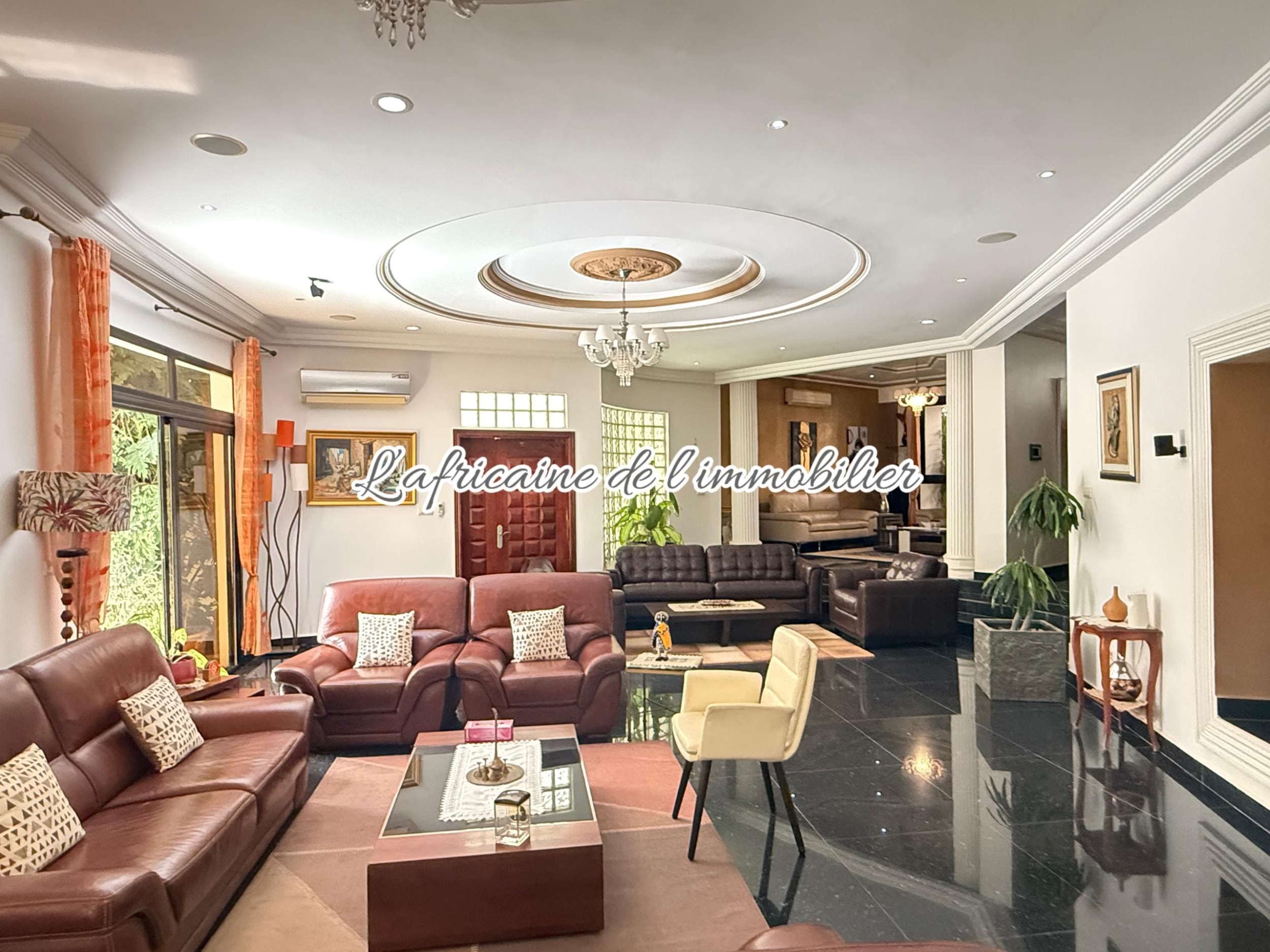 Salon - villa R+2 avec jardin et terrasse aux almadies