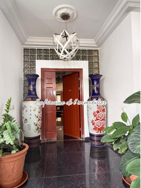 hall d'entrée - villa R+2 avec jardin et terrasse aux almadies