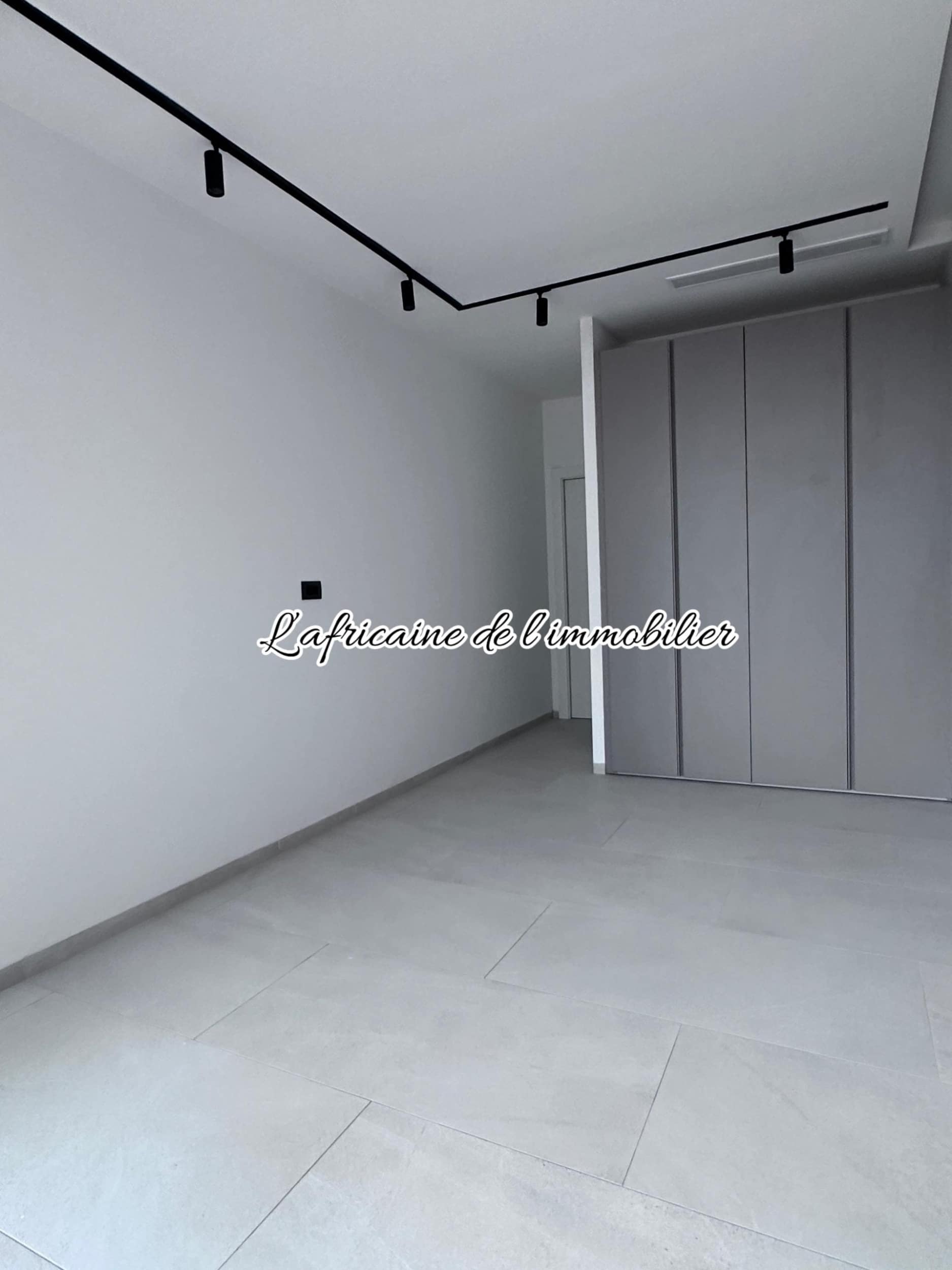 Chambre 1 - Appartement F4 duplex à louer -Corniche Almadies