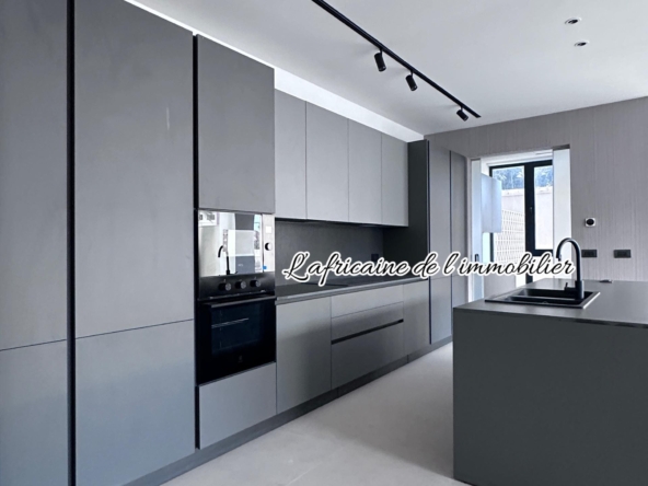 cuisine moderne du duplex F4 haut standing aux almadies