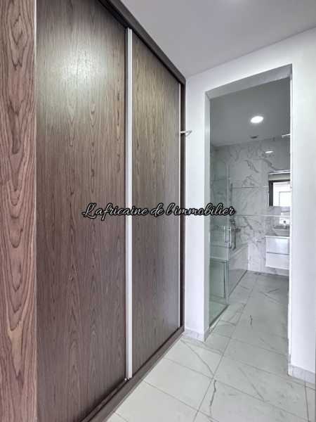 Dressing chambre parent - Appartement F4 à louer Corniche Dakar