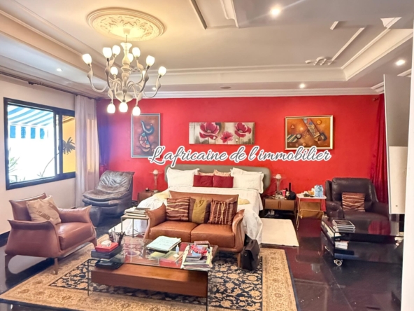 A louer : villa R+2 aux almadies, Dakar