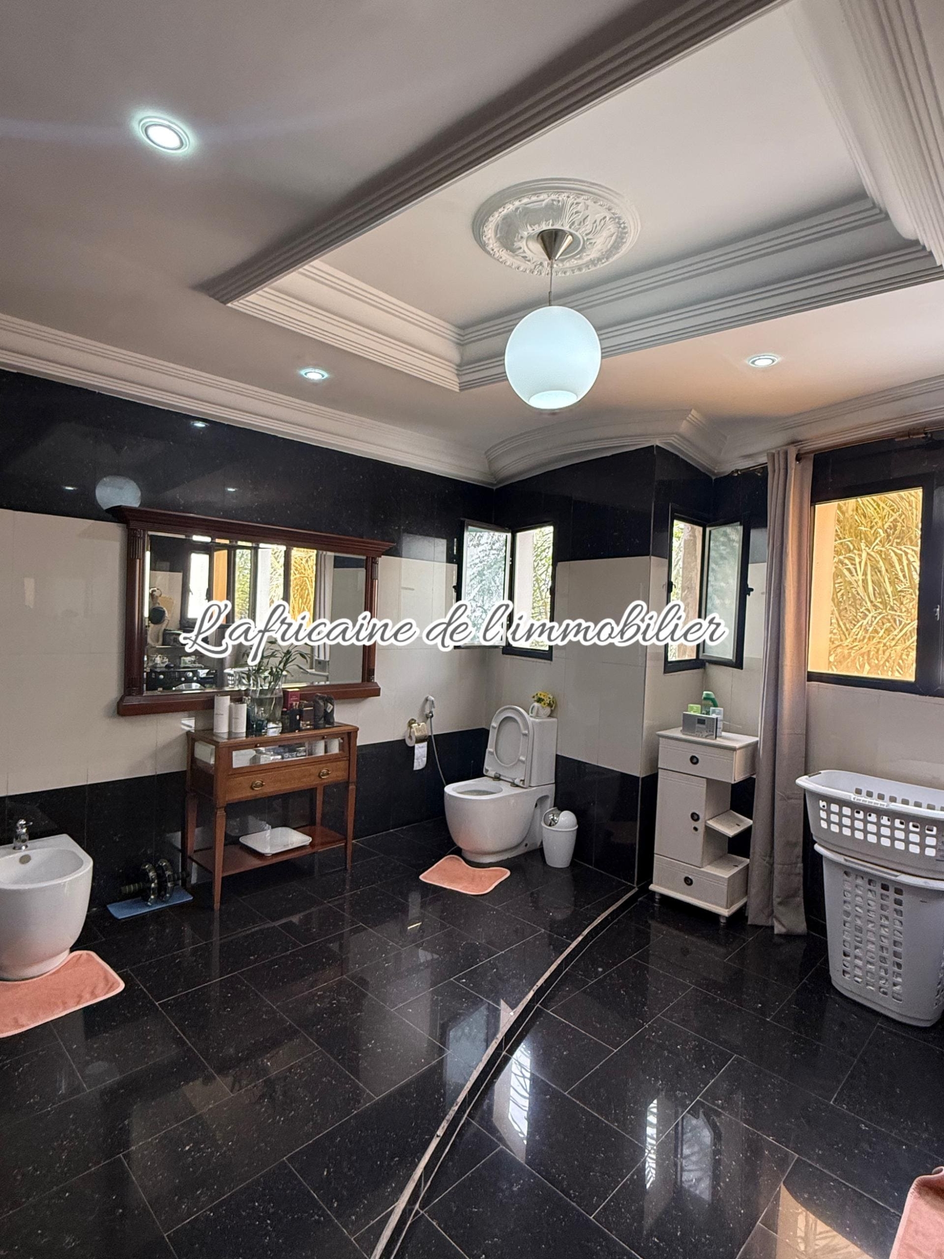 Salle de bain - villa R+2 avec jardin et terrasse aux almadies