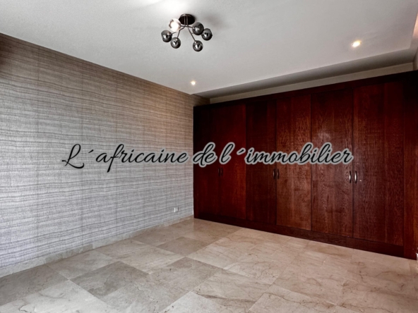 appartement F4 à louer Point E