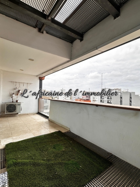 Appartement F4 haut standing de 255 m² à louer à Point E