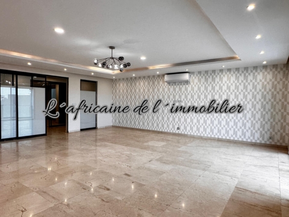 appartement F4 à louer Point E