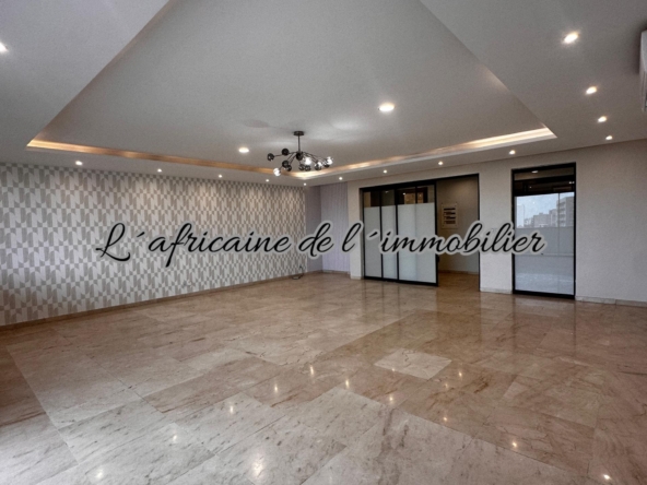 appartement F4 à louer Point E