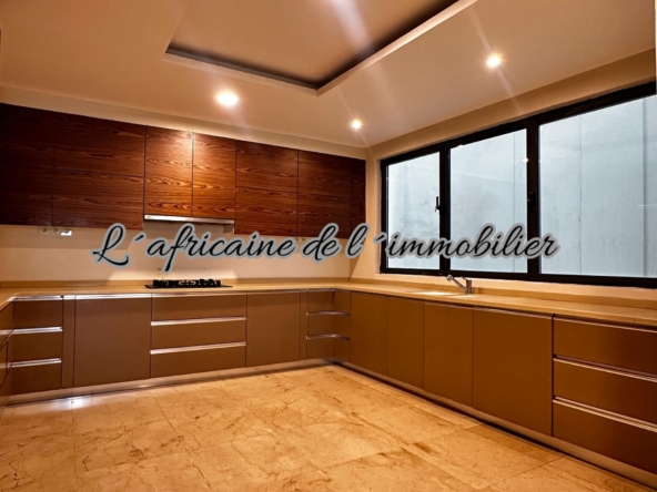 appartement F4 à louer Point E