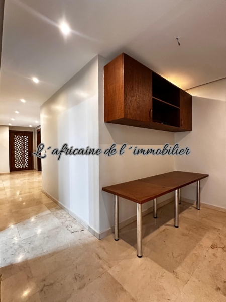 Appartement F4 haut standing de 255 m² à louer à Point E