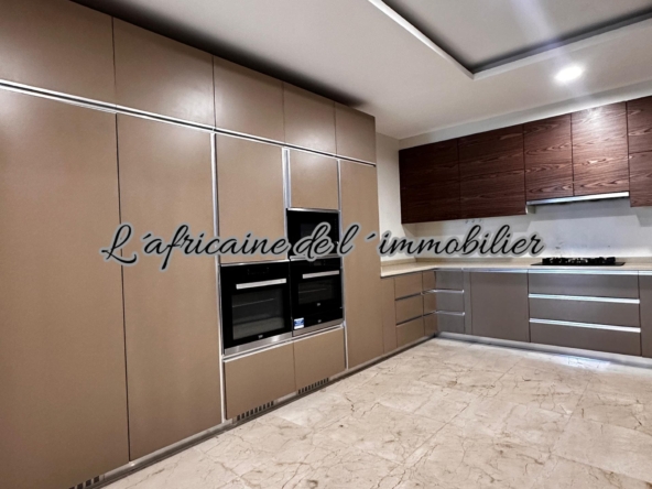 appartement F4 à louer Point E