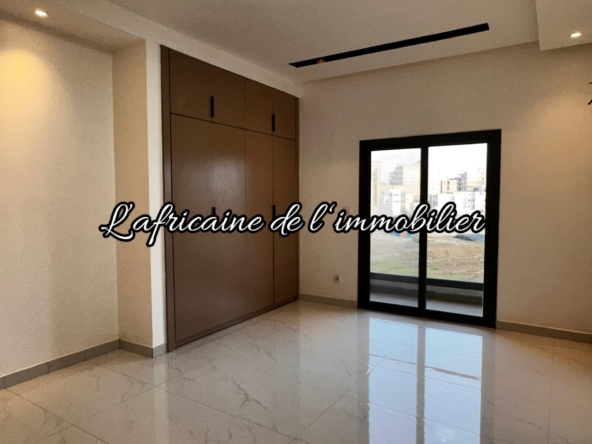Appartement F4 à louer Ngor Recasement