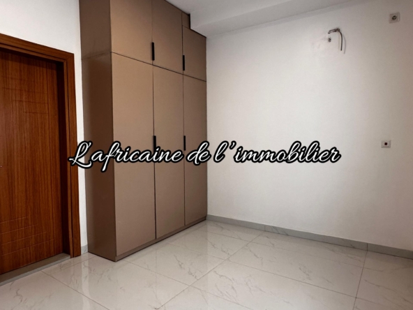 Appartement F4 à louer Ngor Recasement