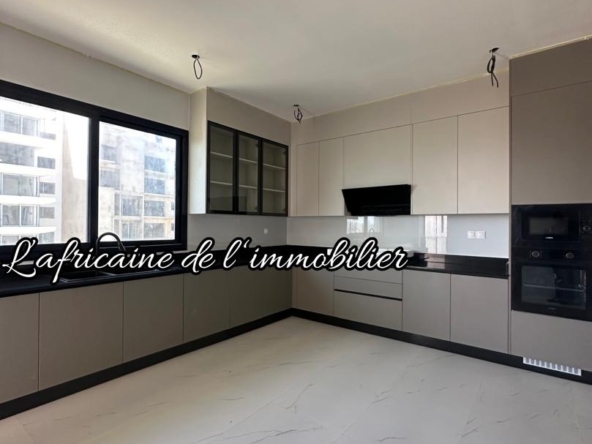 Appartement F4 haut standing avec vue mer aux Almadies