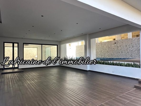 Appartement F4 haut standing avec vue mer aux Almadies
