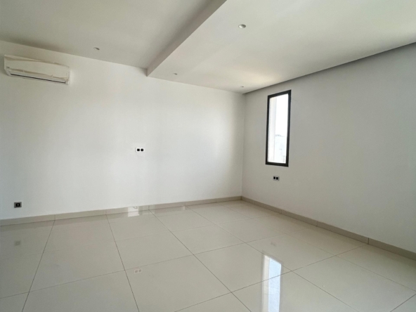 Location Appartement F4 Haut Standing à Mermoz
